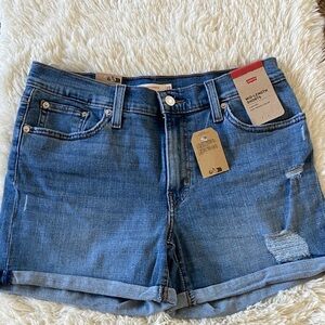 NWT Women's Levi's Mid-Length Jean Shorts